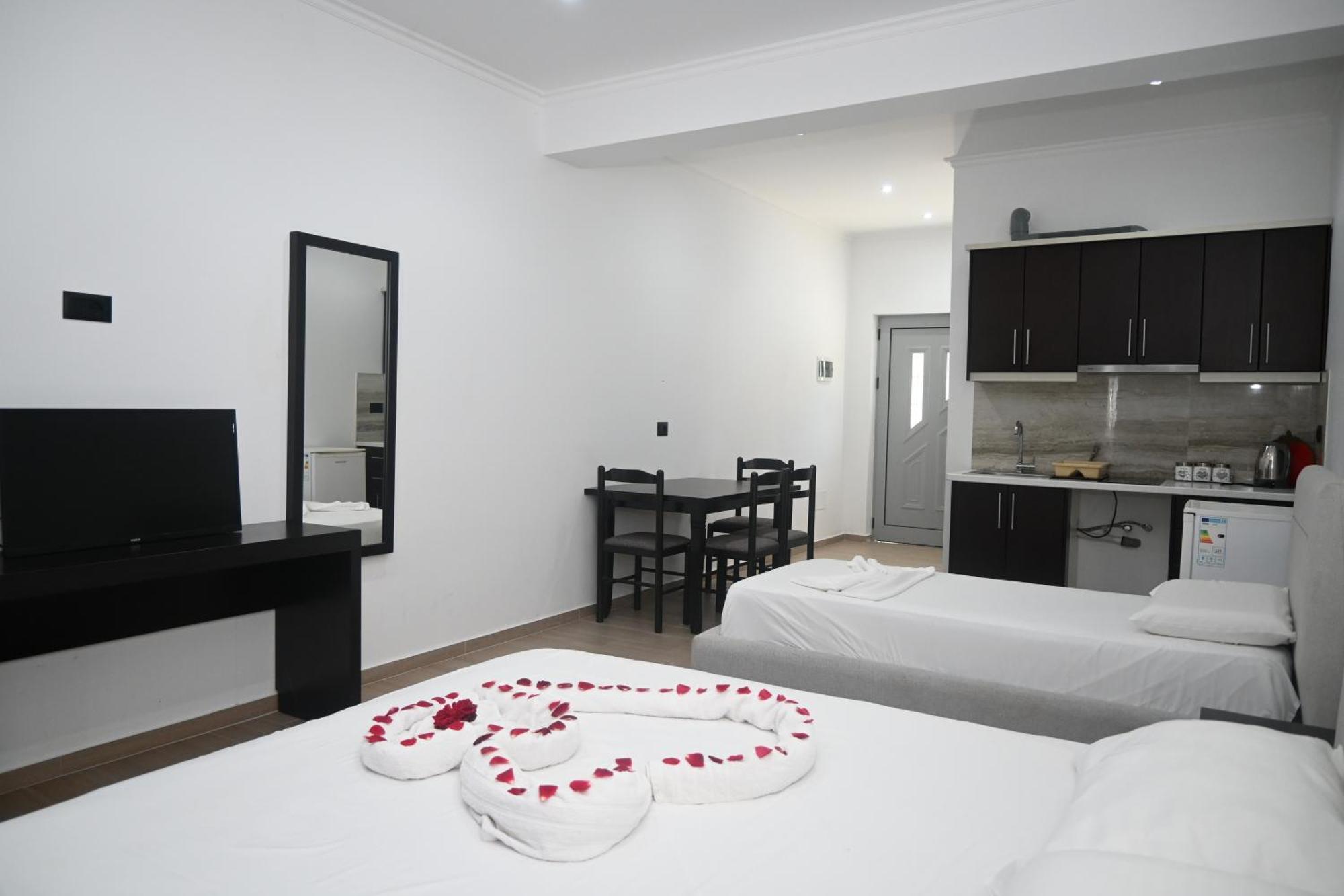 Lux Apartments Ksamil Exterior photo