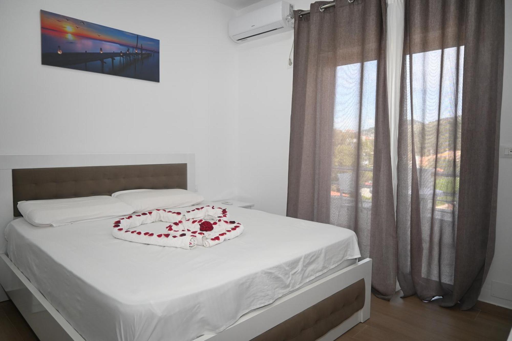 Lux Apartments Ksamil Exterior photo